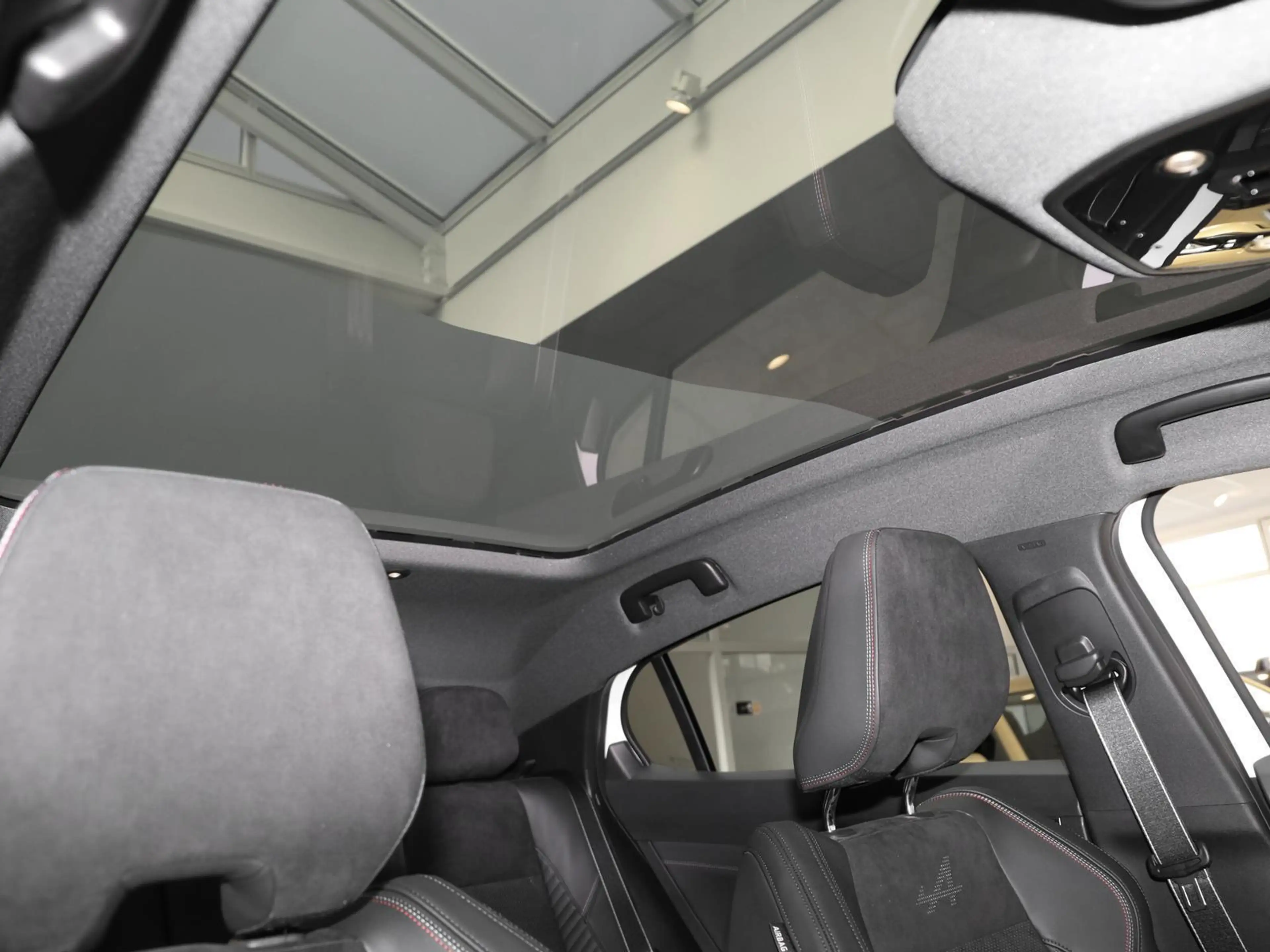 Renault Rafale Atelier Alpine Plug-in Hybrid 300 4x4 PGD — photo 7