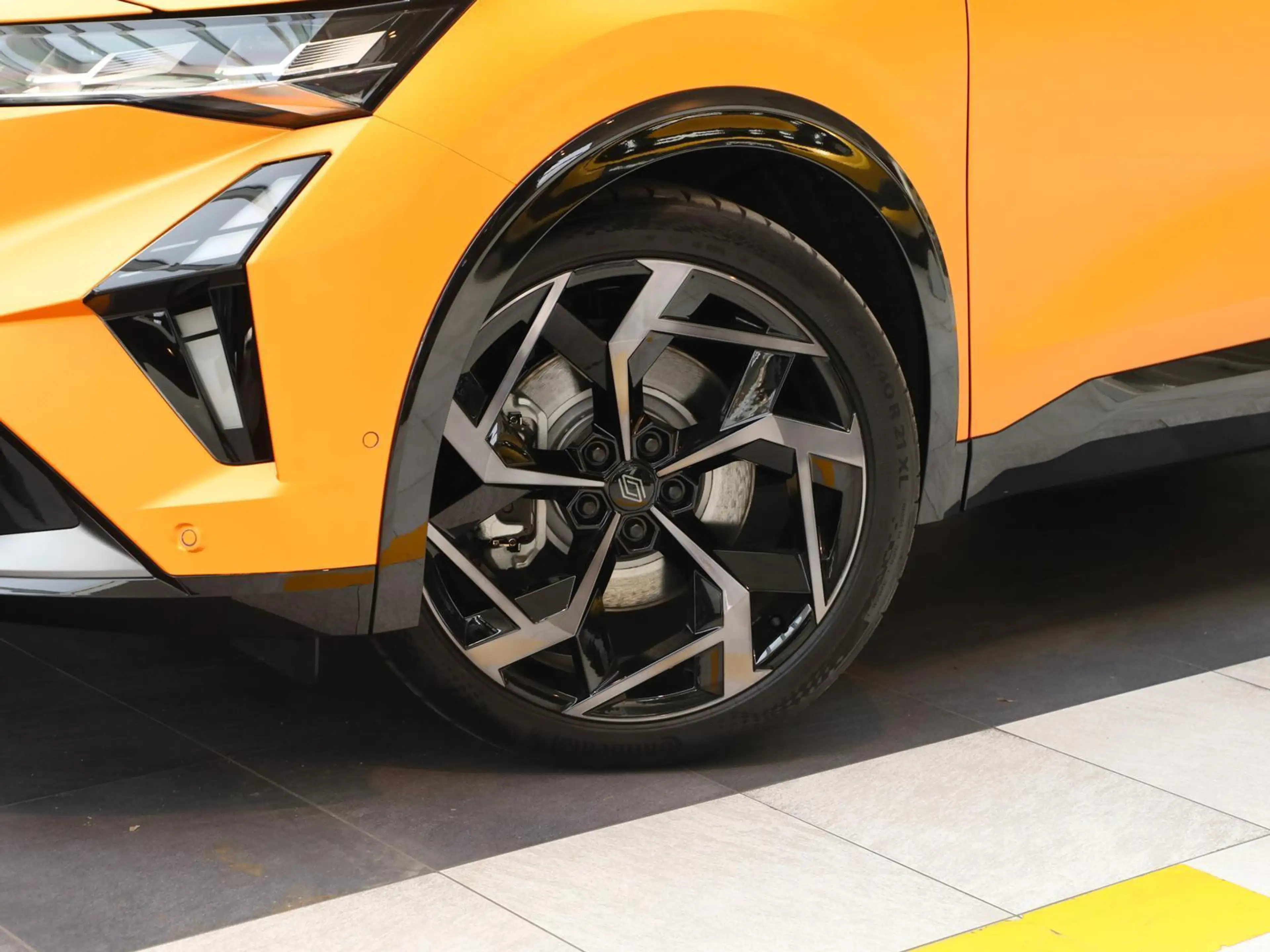Renault Rafale Atelier Alpine Plug-in Hybrid 300 4x4 PGD — photo 8