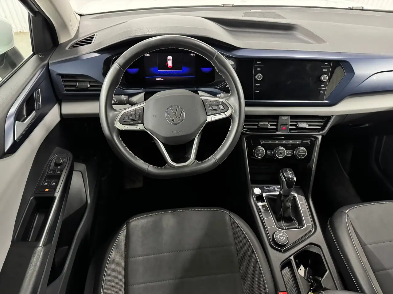 Volkswagen Taos снимка Volkswagen Taos