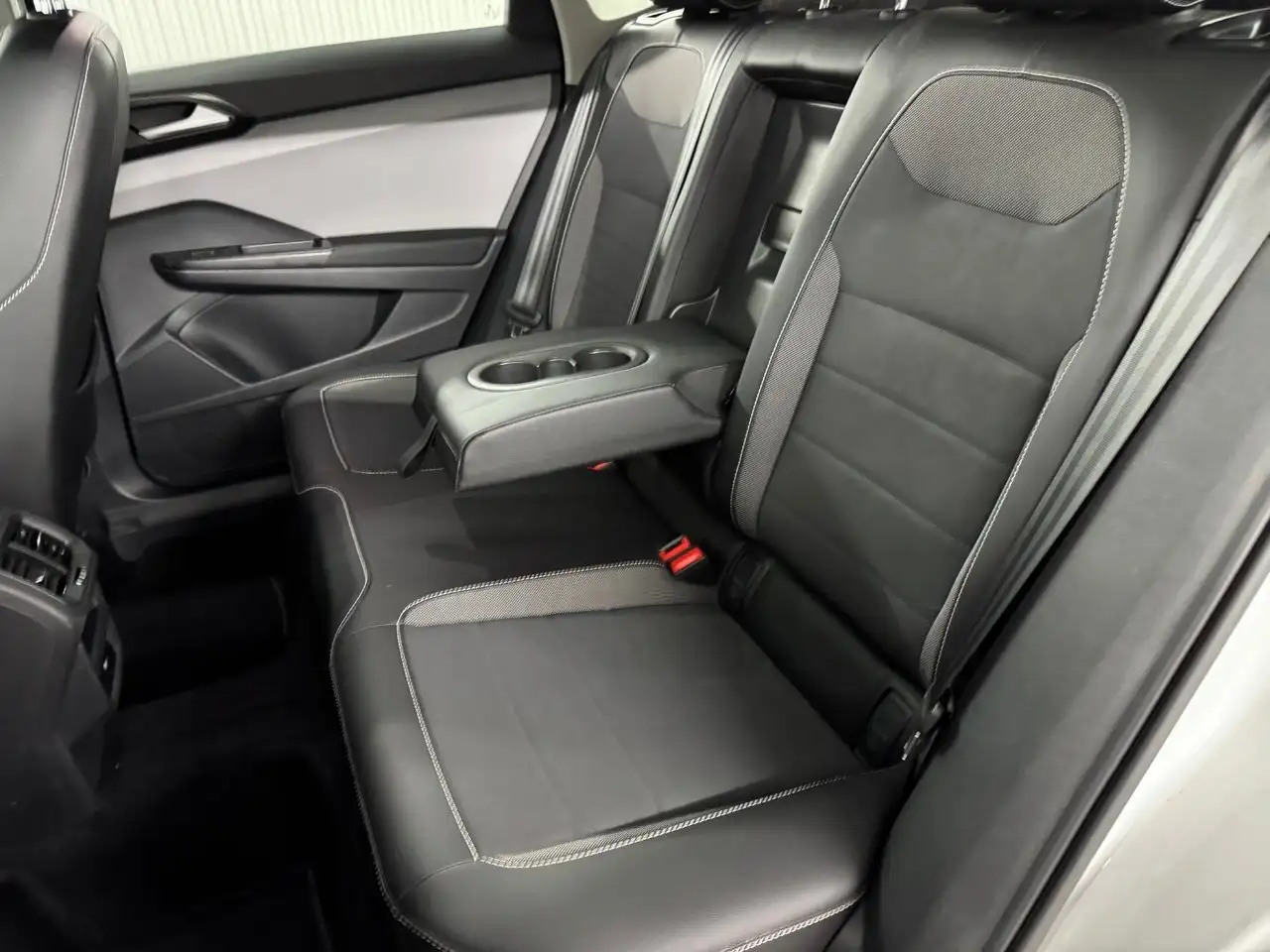 Volkswagen Taos снимка Volkswagen Taos