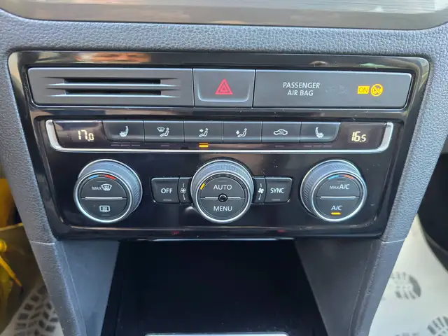 Volkswagen Golf Sportsvan view 14