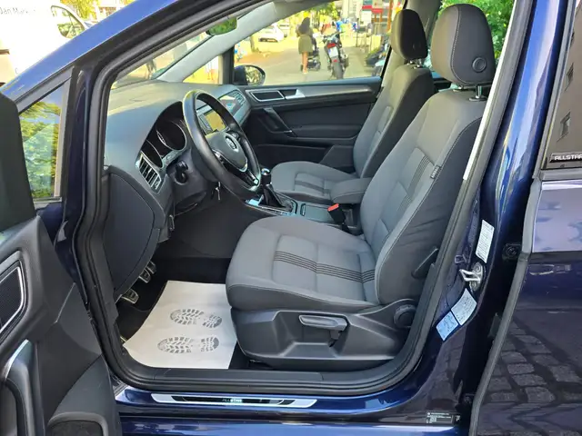 Volkswagen Golf Sportsvan view 7
