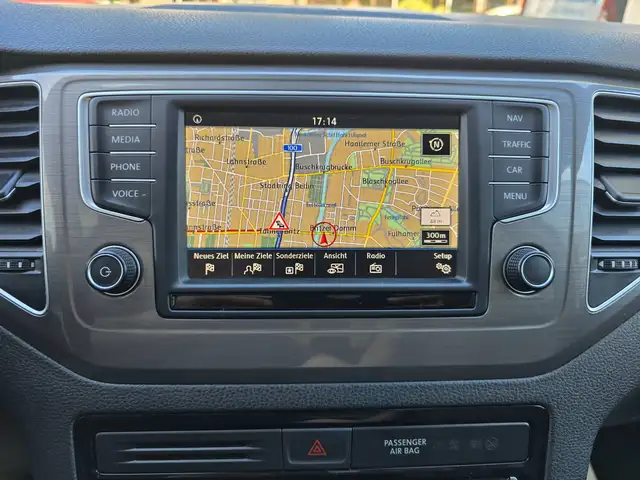 Volkswagen Golf Sportsvan view 12