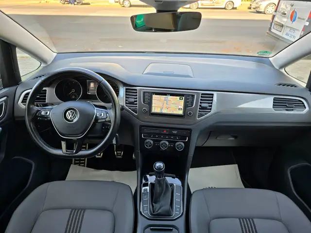 Volkswagen Golf Sportsvan view 5