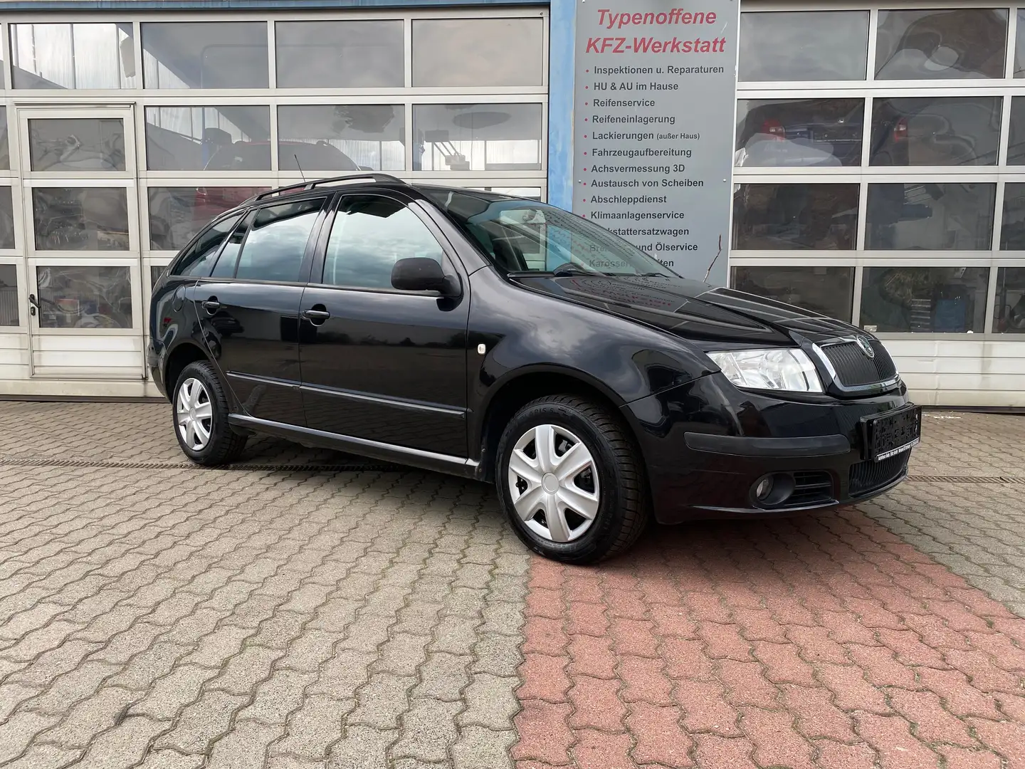 Skoda Fabia 1.4 16V Combi , Allwetterreifen, HU/AU neu Schwarz - 2