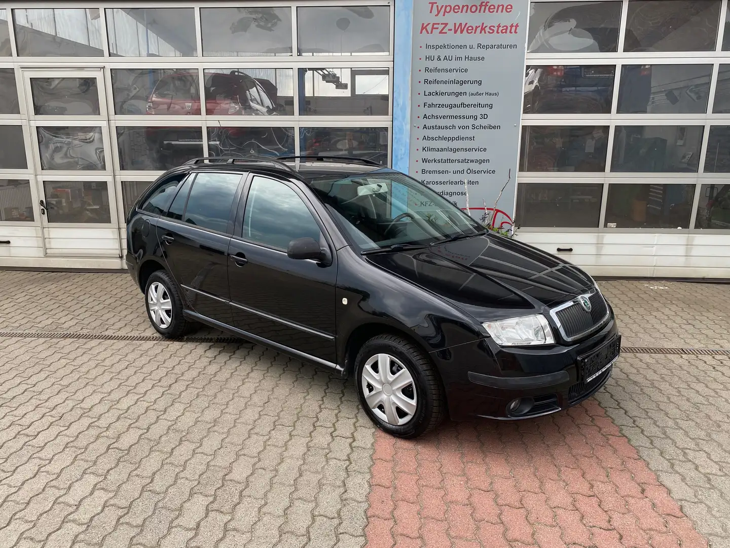 Skoda Fabia 1.4 16V Combi , Allwetterreifen, HU/AU neu Schwarz - 1