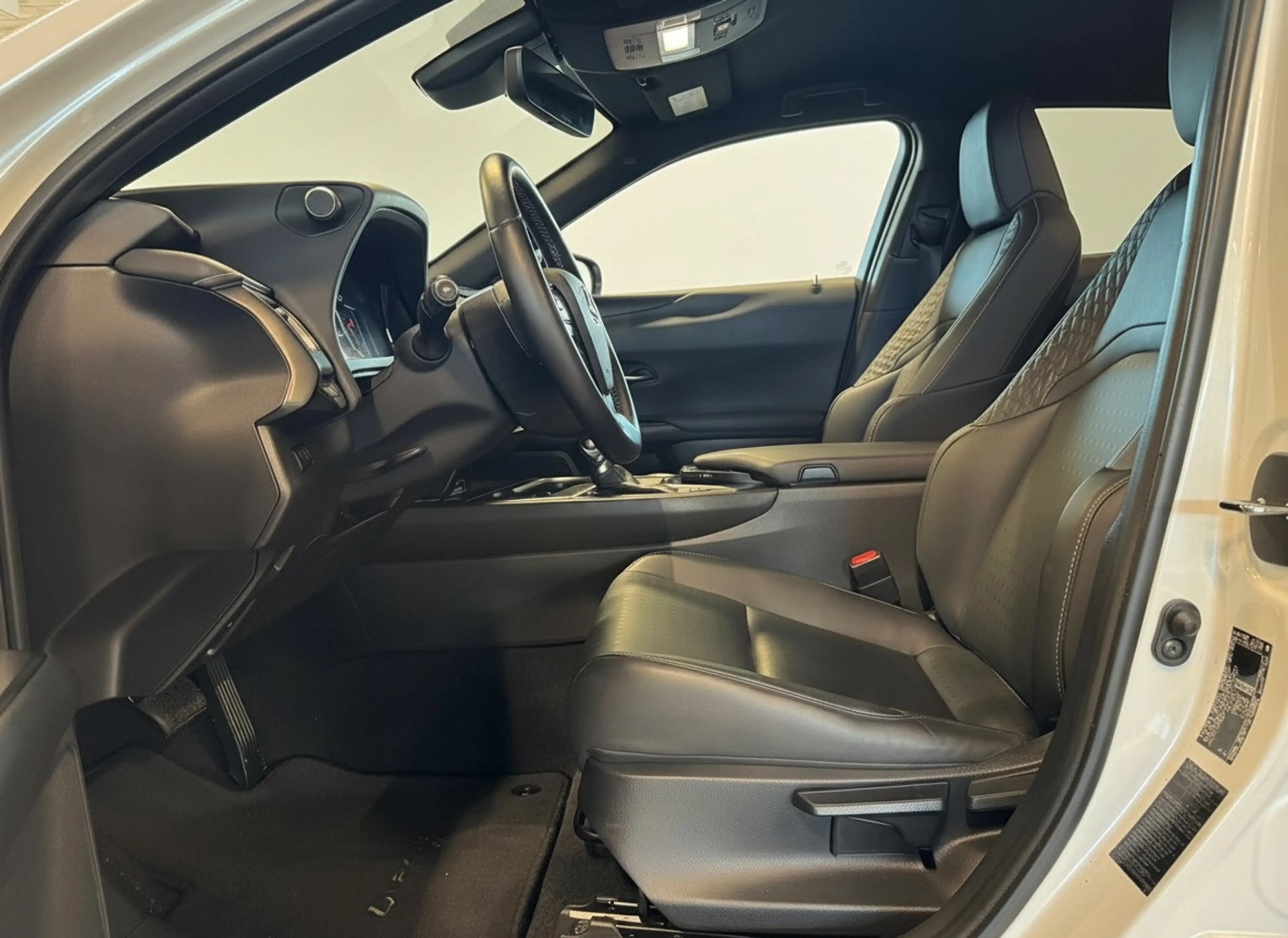 Lexus UX 250h Luxury Line | Carplay | Stoelverwarming | Adaptive — photo 6