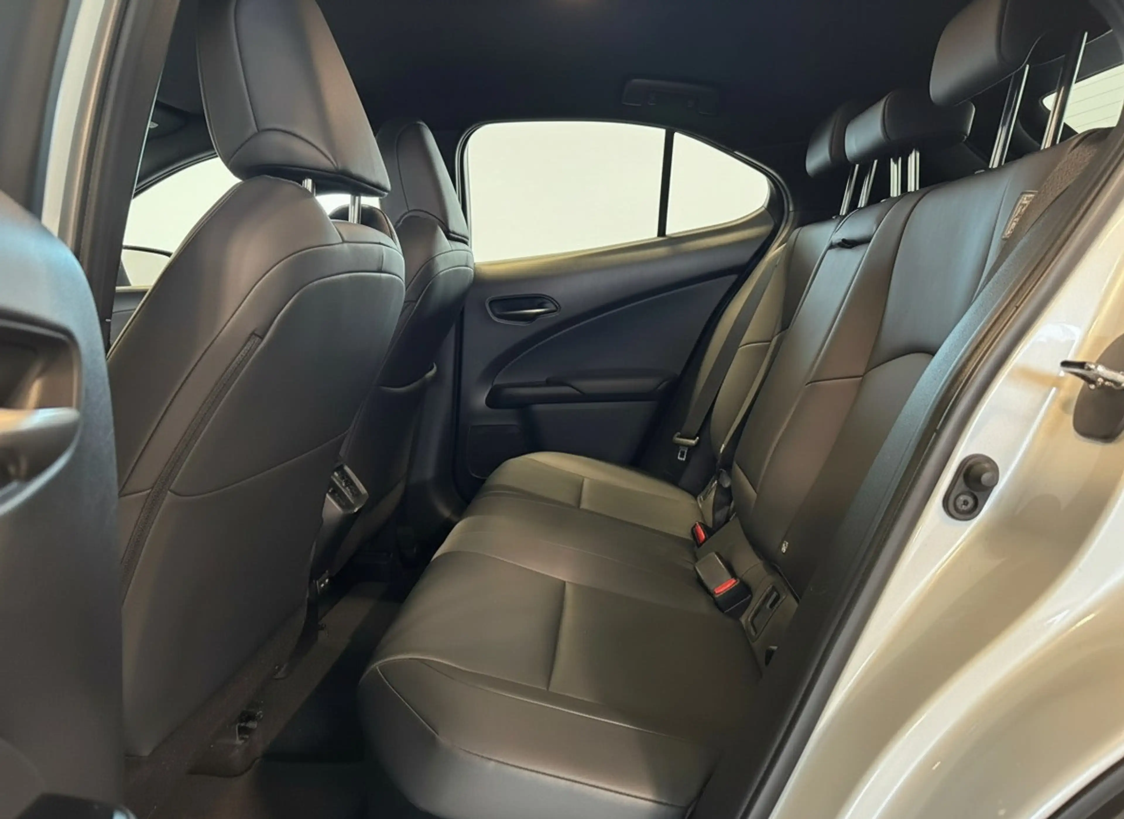 Lexus UX 250h Luxury Line | Carplay | Stoelverwarming | Adaptive — photo 7
