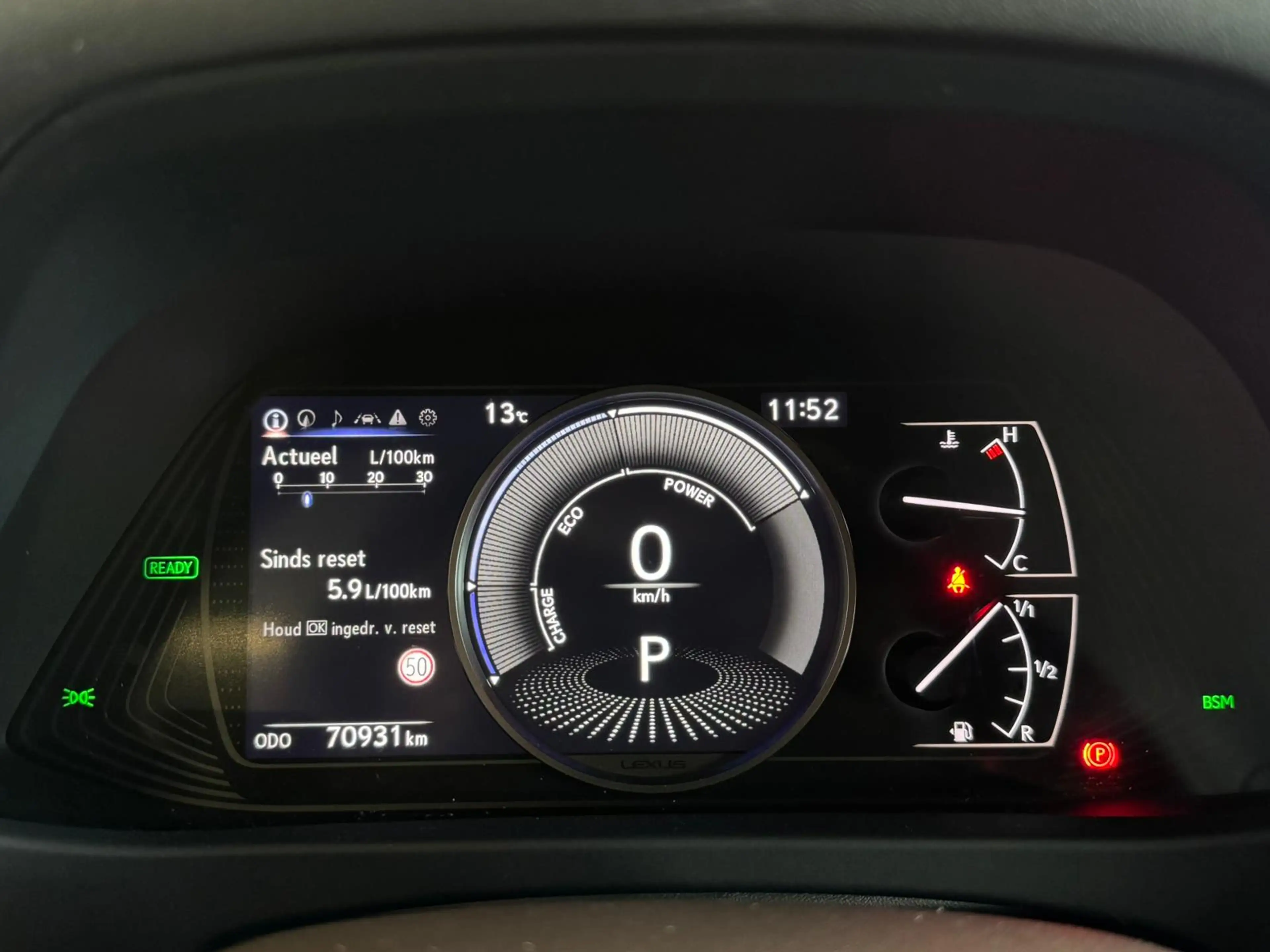 Lexus UX 250h Luxury Line | Carplay | Stoelverwarming | Adaptive — photo 11