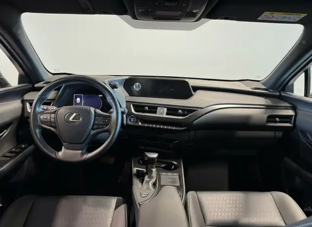 Lexus Ux view 10
