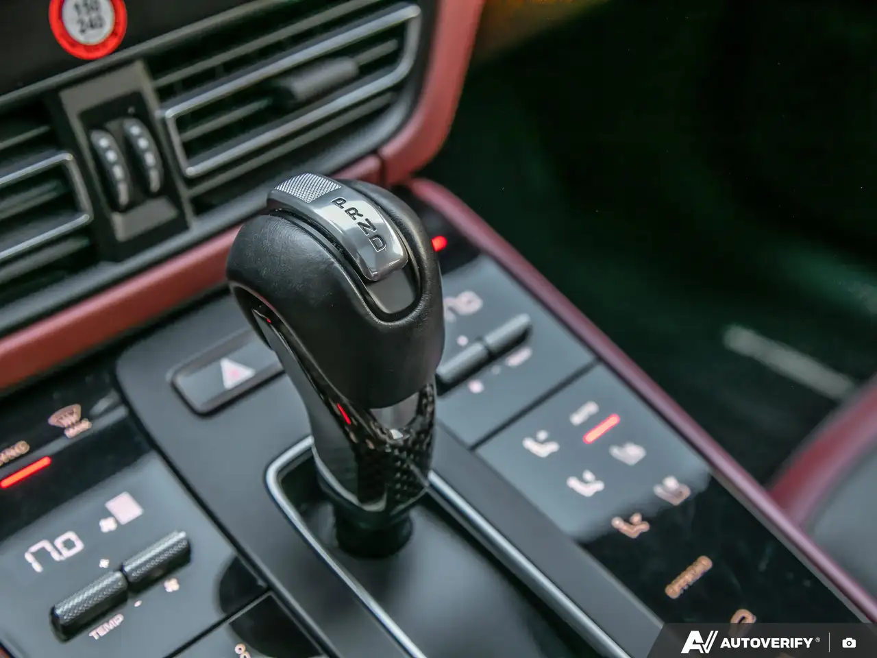 Porsche Macan снимка Porsche Macan