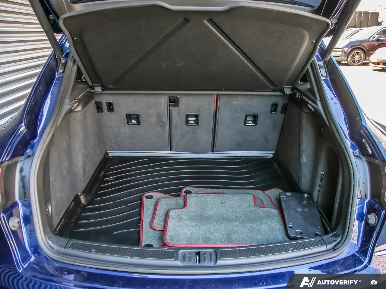 Porsche Macan снимка Porsche Macan