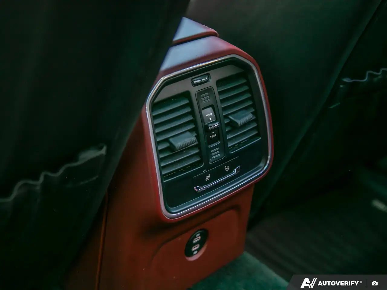 Porsche Macan снимка Porsche Macan