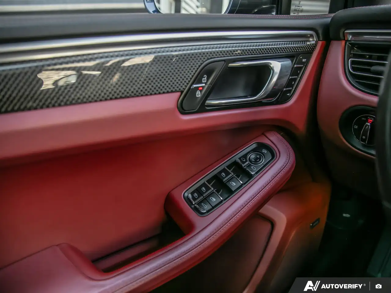 Porsche Macan снимка Porsche Macan