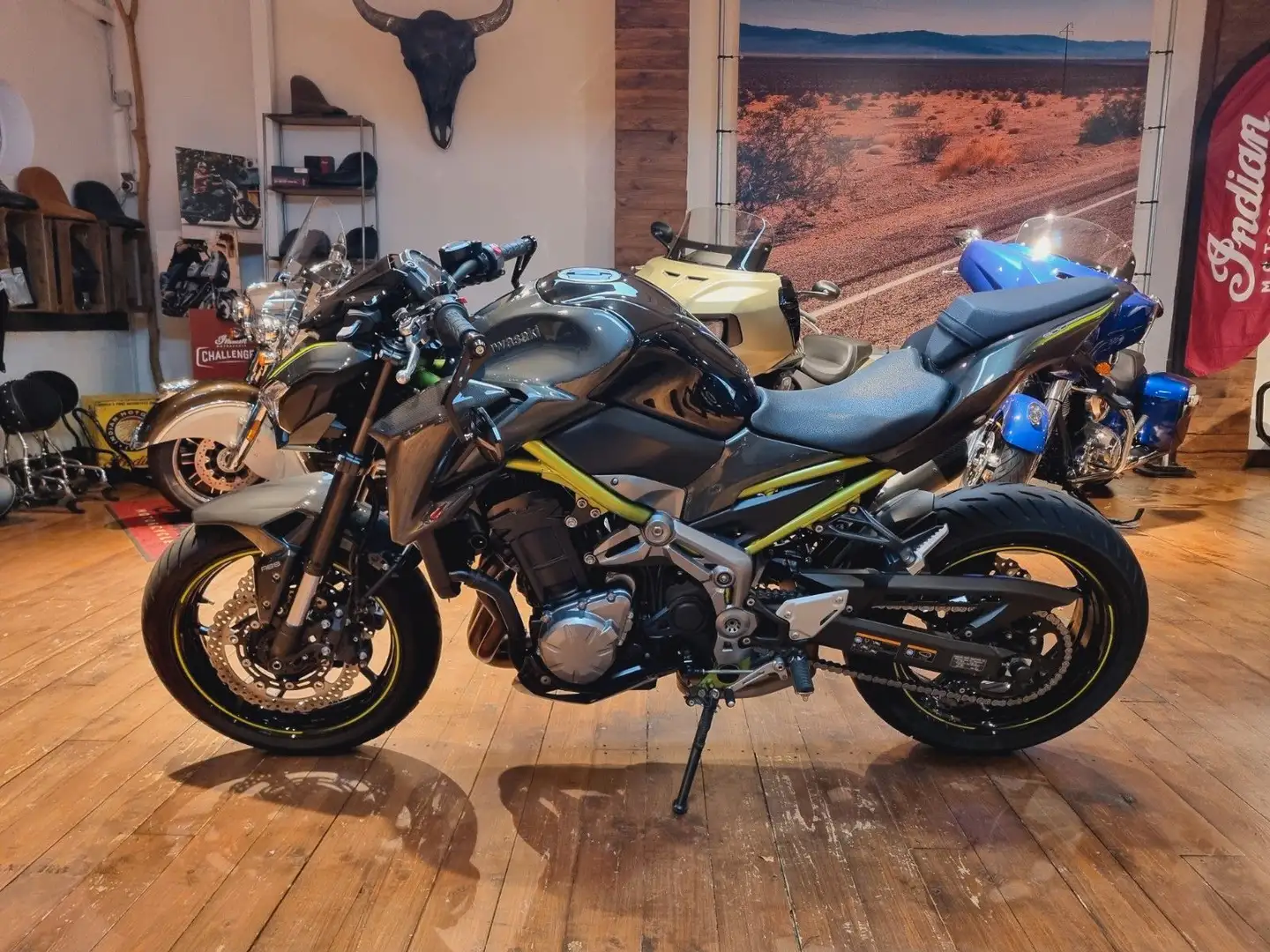 Kawasaki Z 900 Extras & Top" 100 Jahre (EUR 250/4,99 % Schwarz - 1