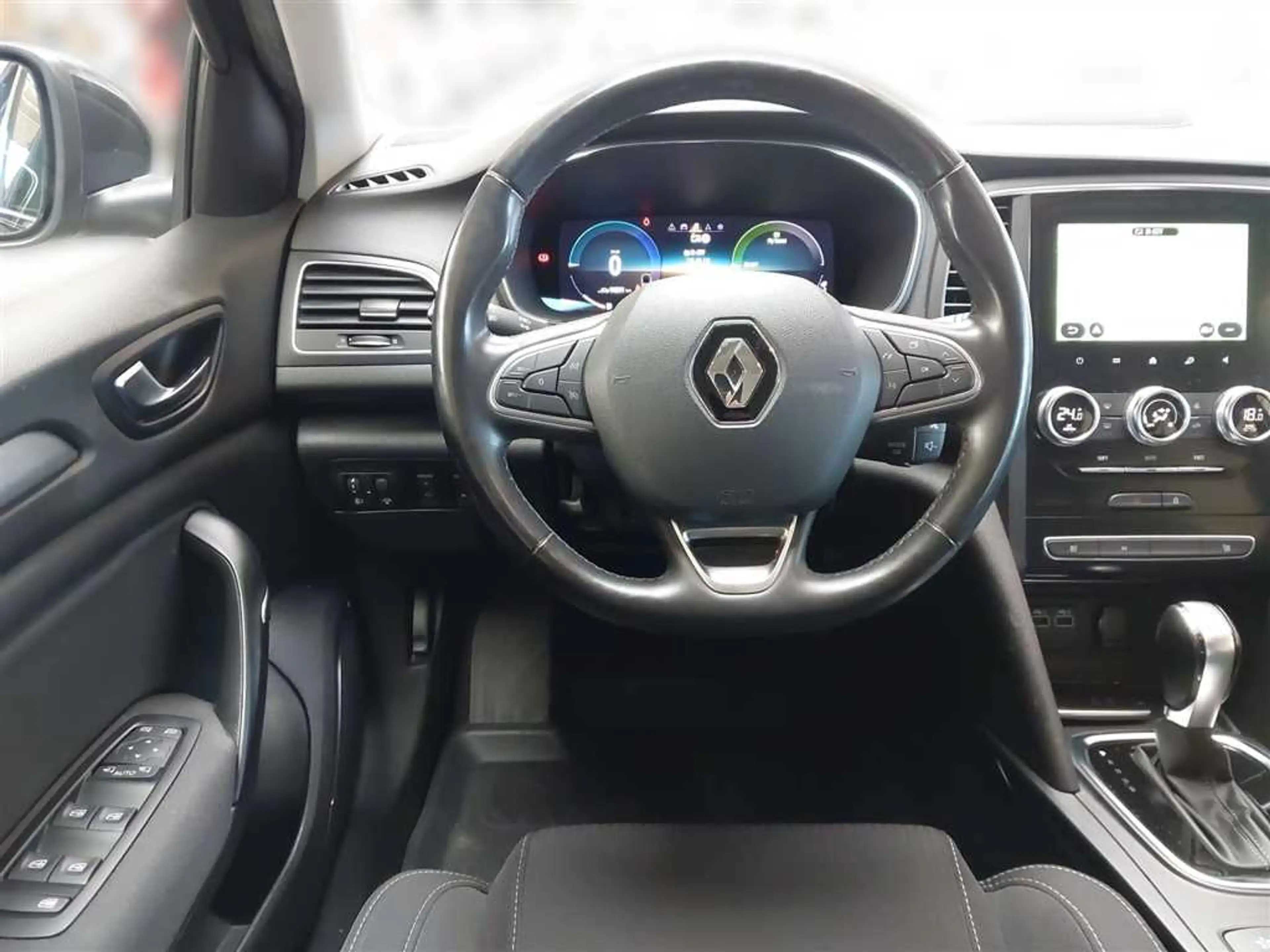 Renault Megane Business Edition 1.6 E-Tech — photo 9