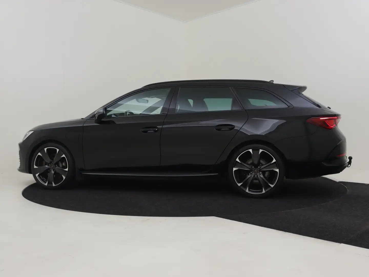 CUPRA Leon Sportstourer 1.4 e-Hybrid VZ Performance Trekhaak Noir - 2