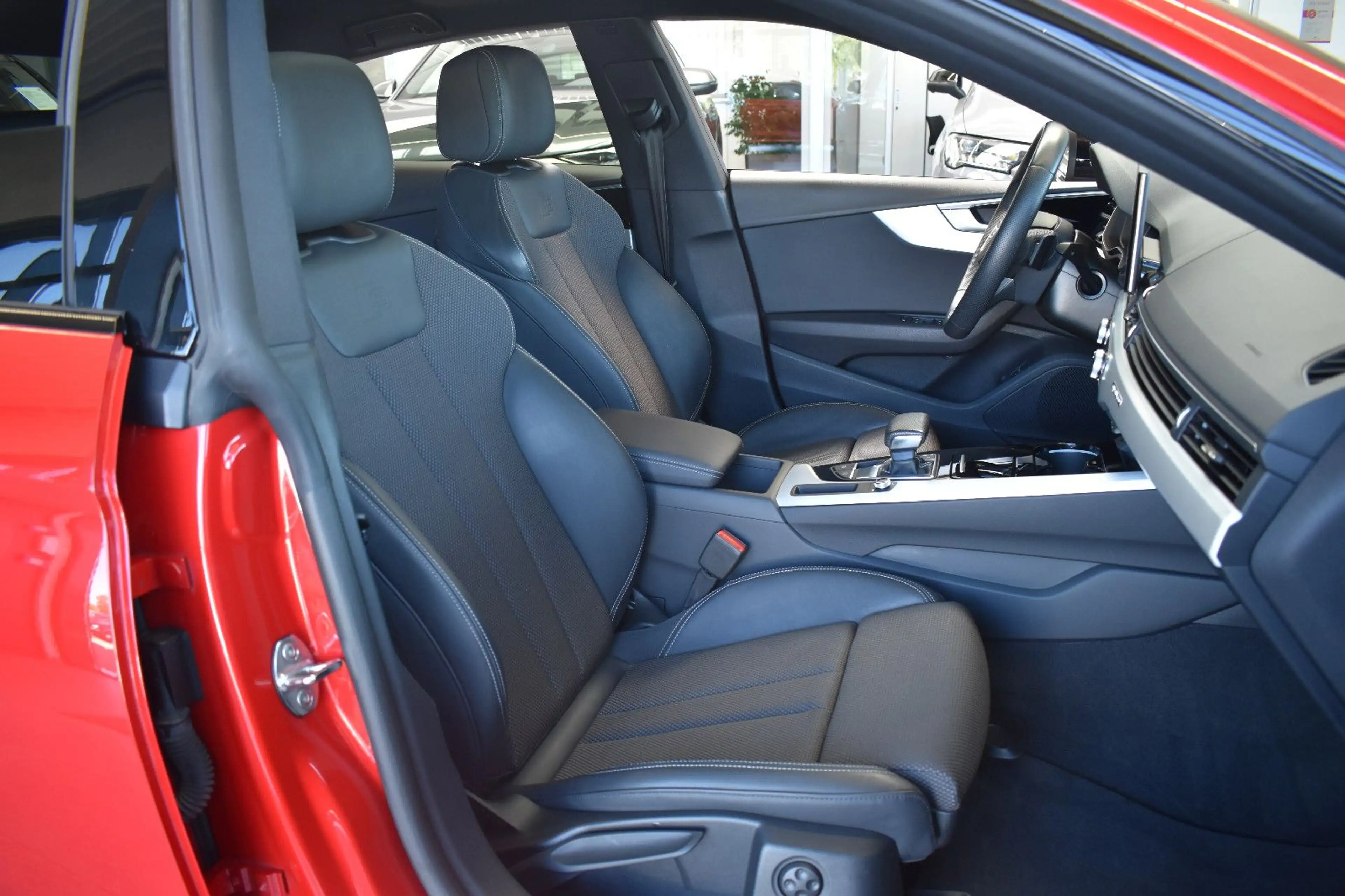 Audi A5 Sportback 40TDI Quattro S Line Laser~Pano~20" — photo 9