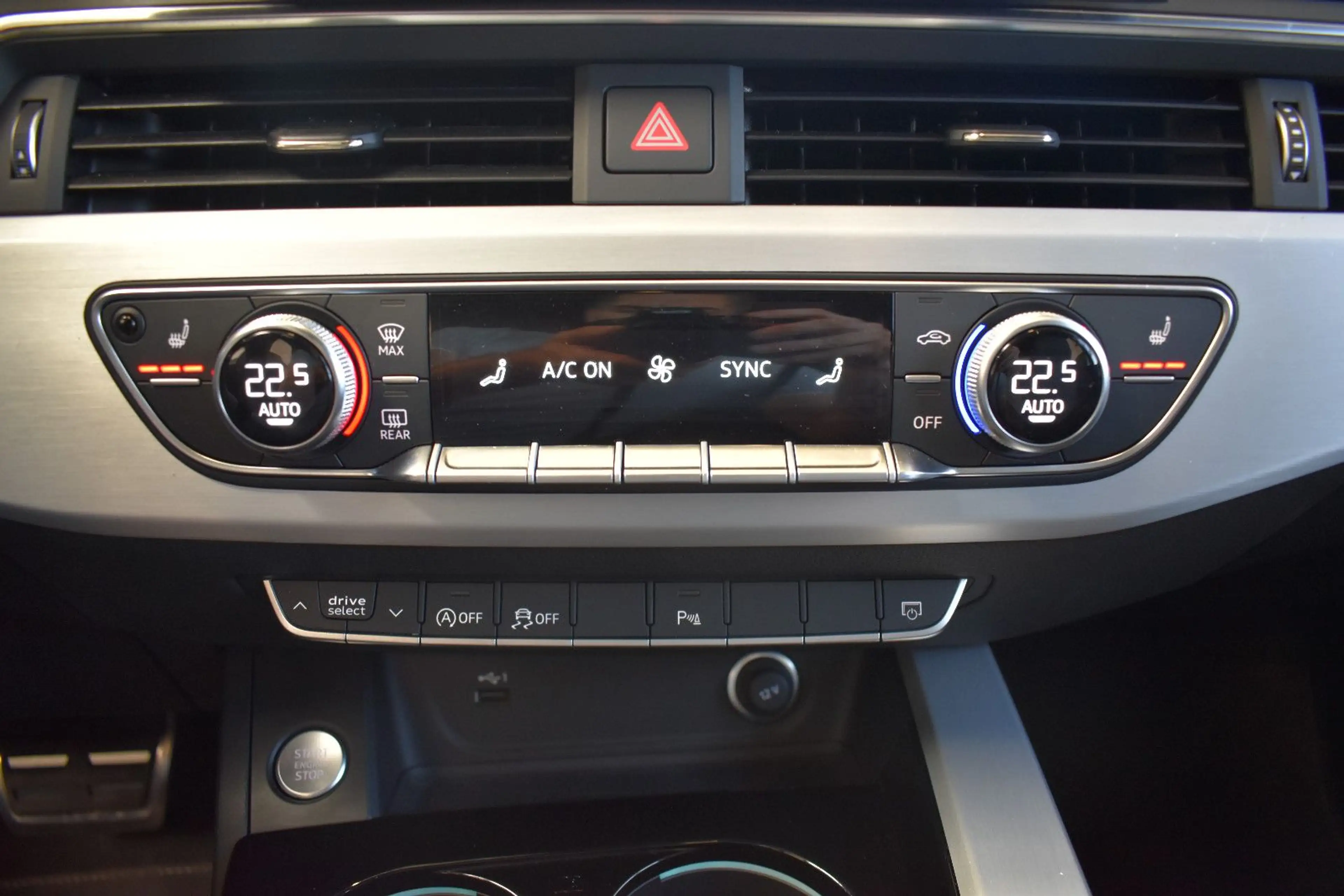 Audi A5 Sportback 40TDI Quattro S Line Laser~Pano~20" — photo 13
