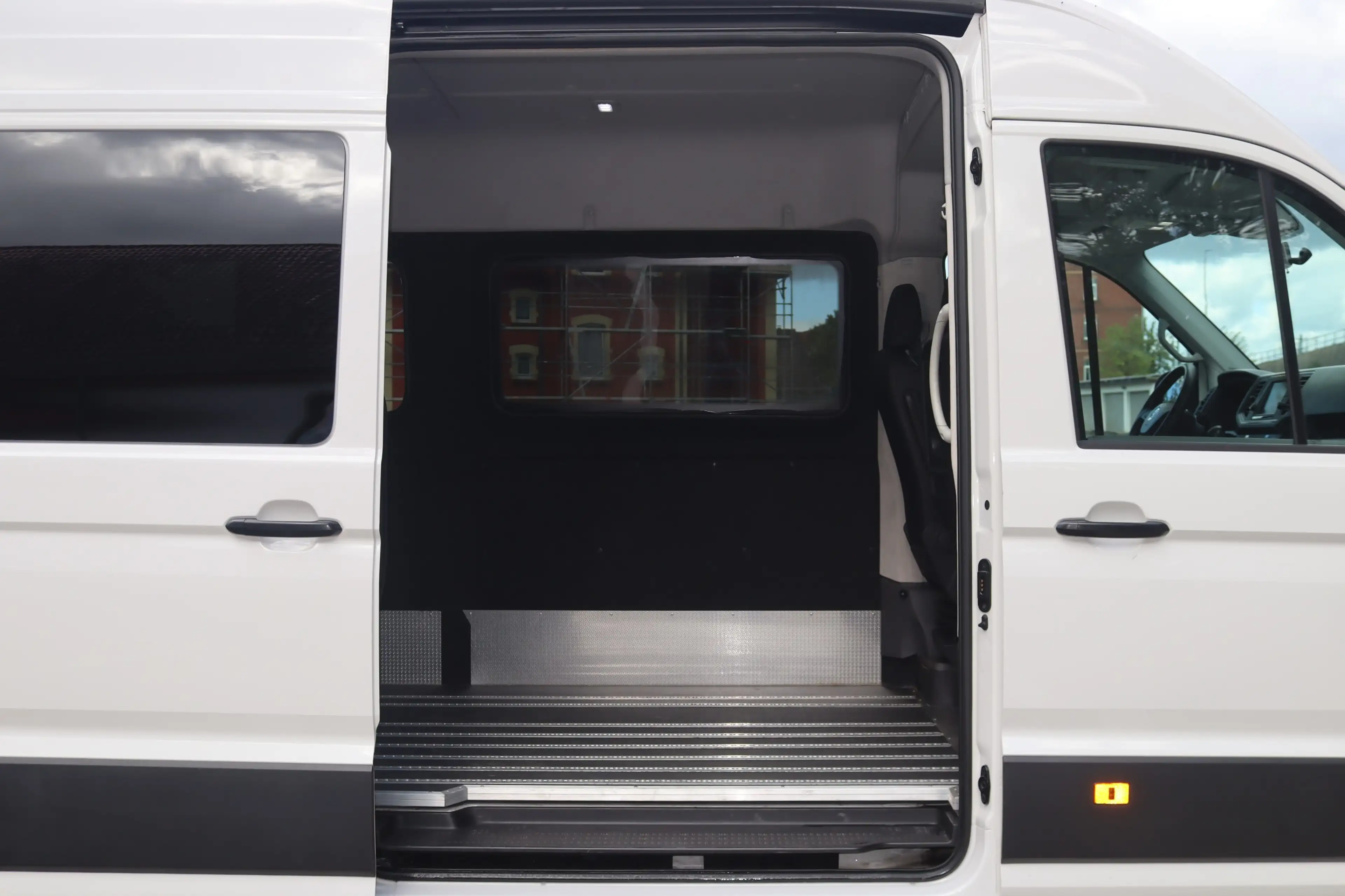 Volkswagen Crafter 2.0 TDI 35 lang Hochdach-LED-SHZ-ACC-KAM — photo 10