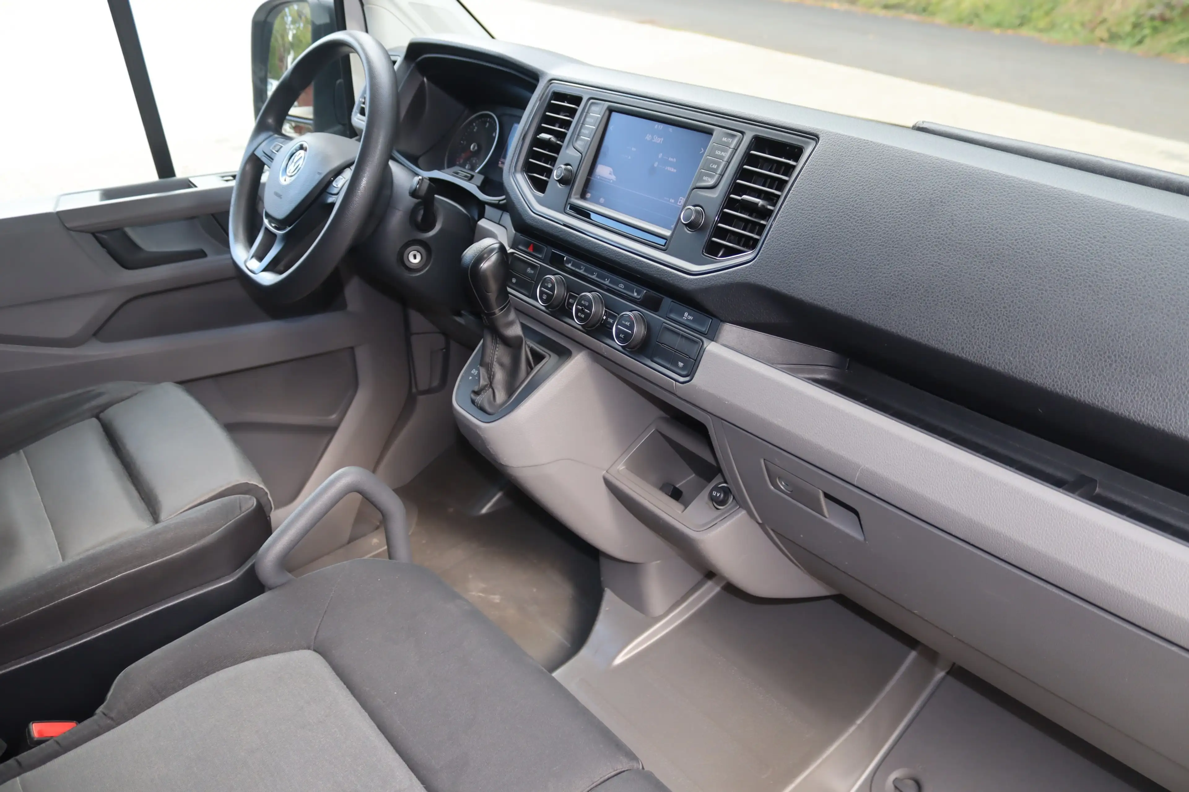 Volkswagen Crafter 2.0 TDI 35 lang Hochdach-LED-SHZ-ACC-KAM — photo 14