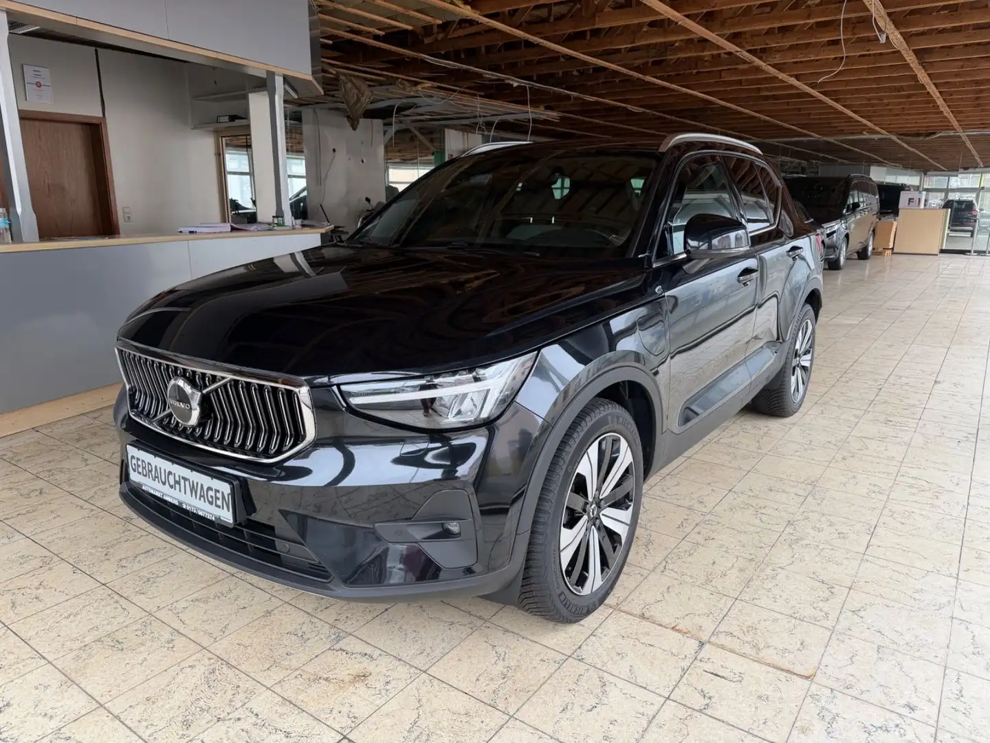 Volvo XC40 Core Recharge*AHK*KAMERA*LED*PDC V.u.H.* Schwarz - 1