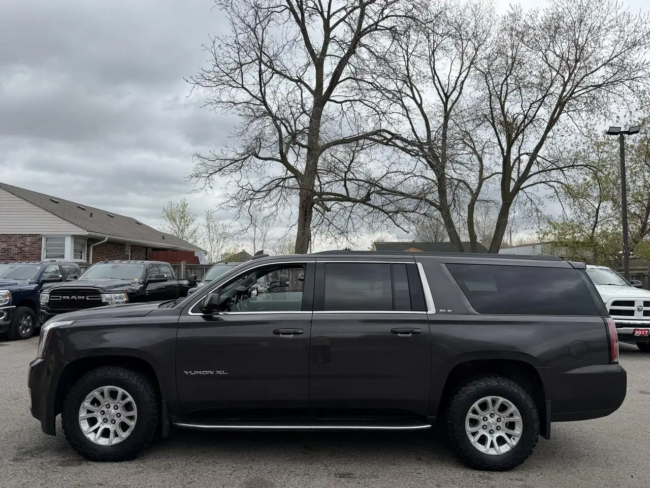 GMC Yukon снимка GMC Yukon