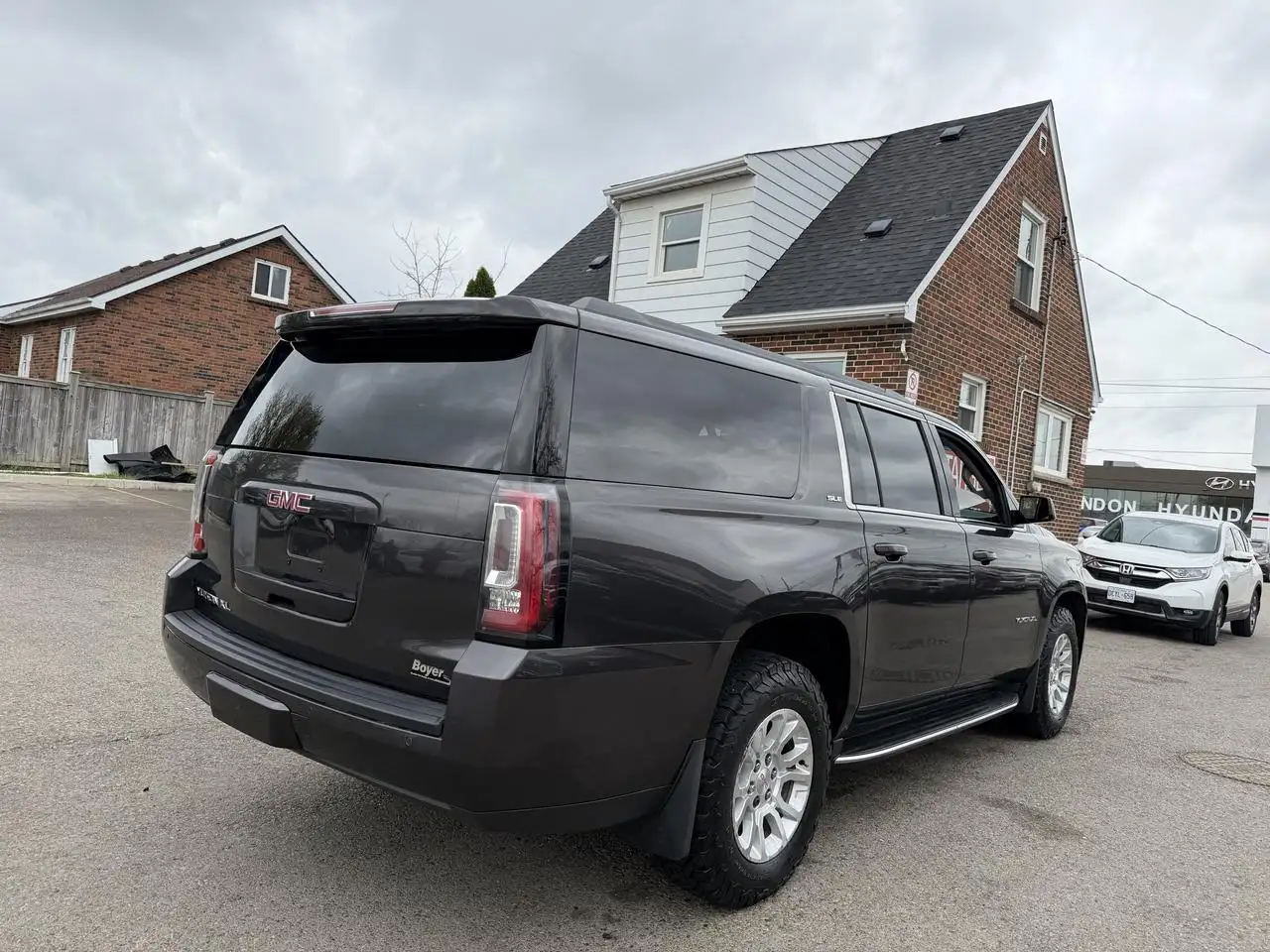 GMC Yukon снимка GMC Yukon