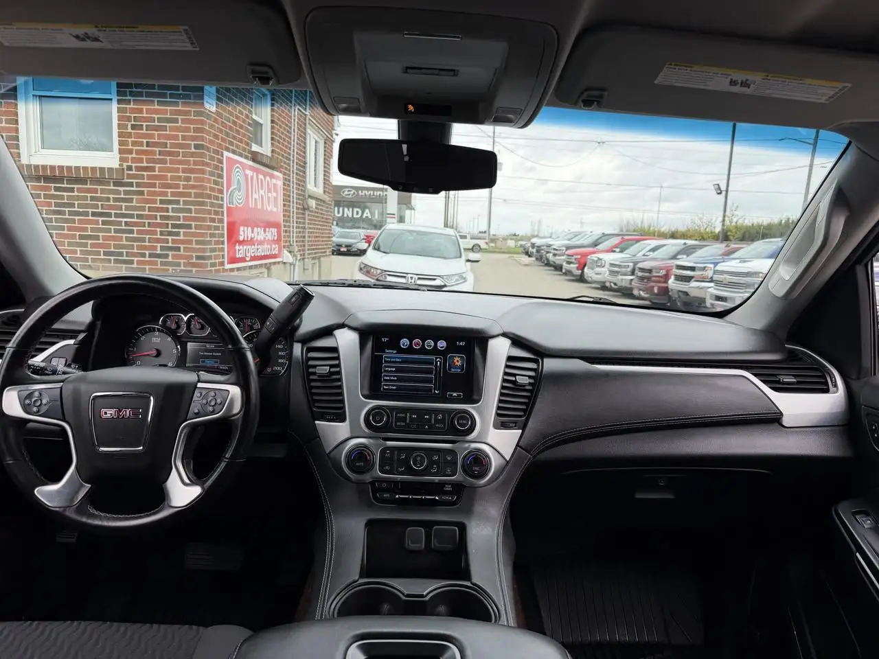 GMC Yukon снимка GMC Yukon