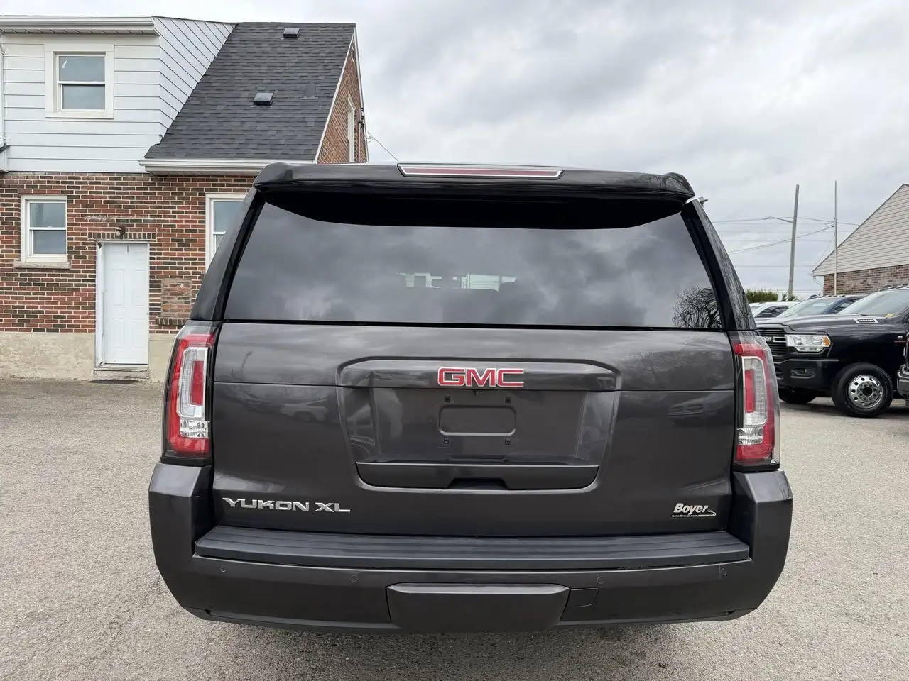 GMC Yukon снимка GMC Yukon