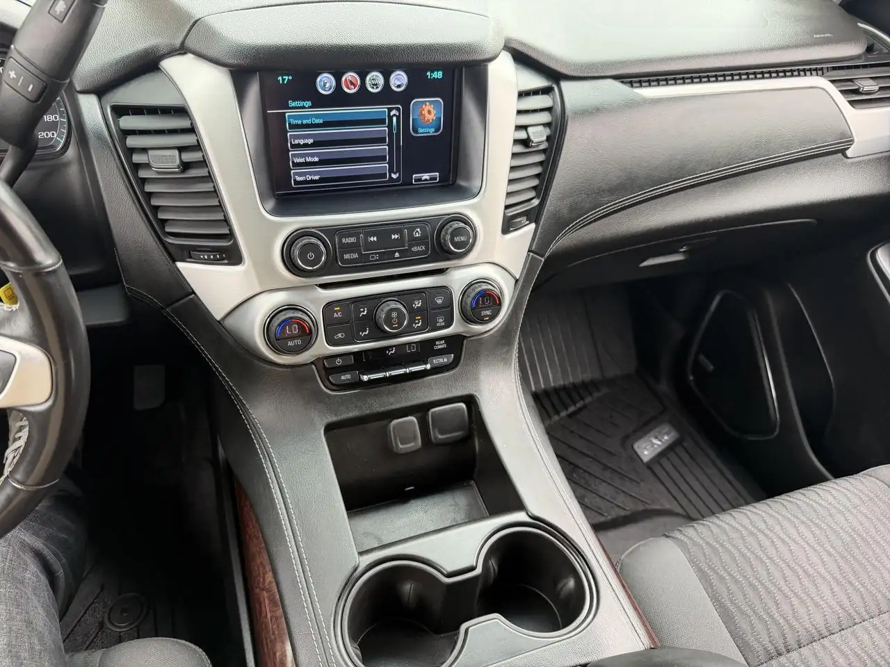 GMC Yukon снимка GMC Yukon