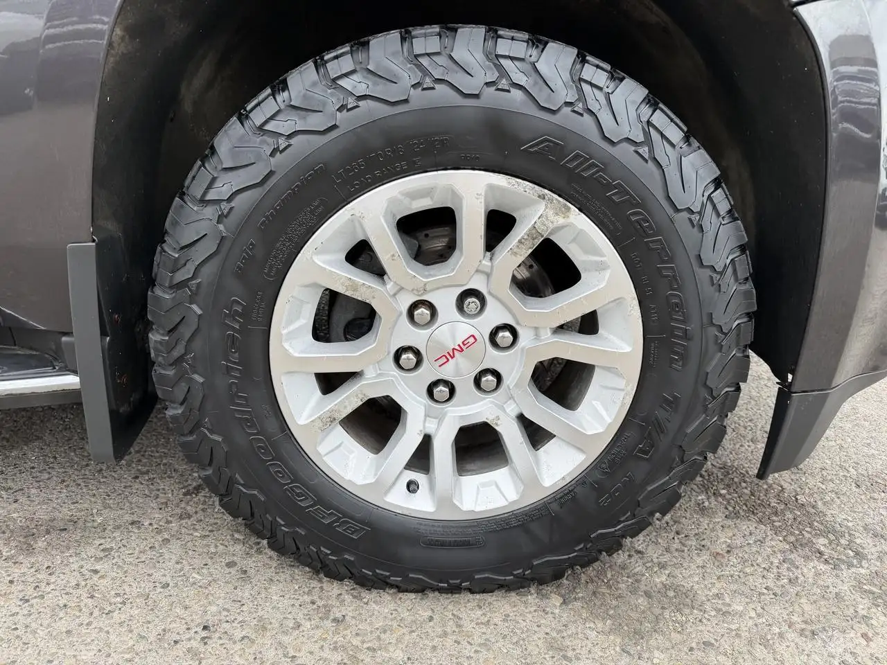 GMC Yukon снимка GMC Yukon
