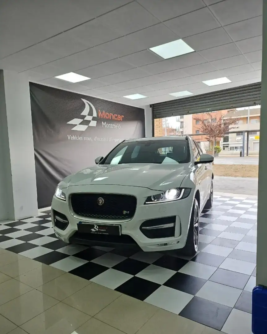 Jaguar F-Pace 2.0i4D R-Sport Aut. AWD 240 - 2