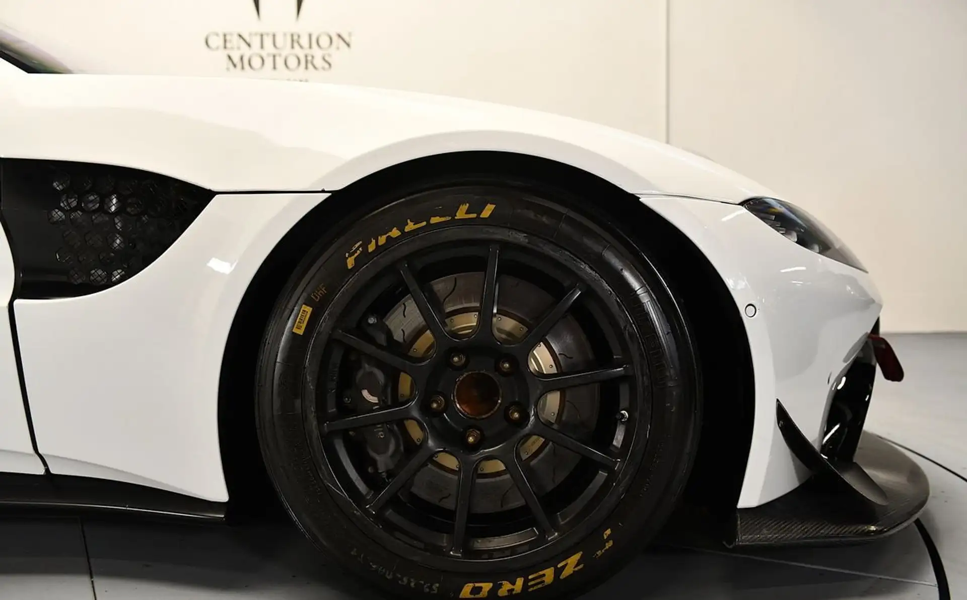 애스턴마틴 밴티지 V8 Coupe 2022 흰색 사진 7