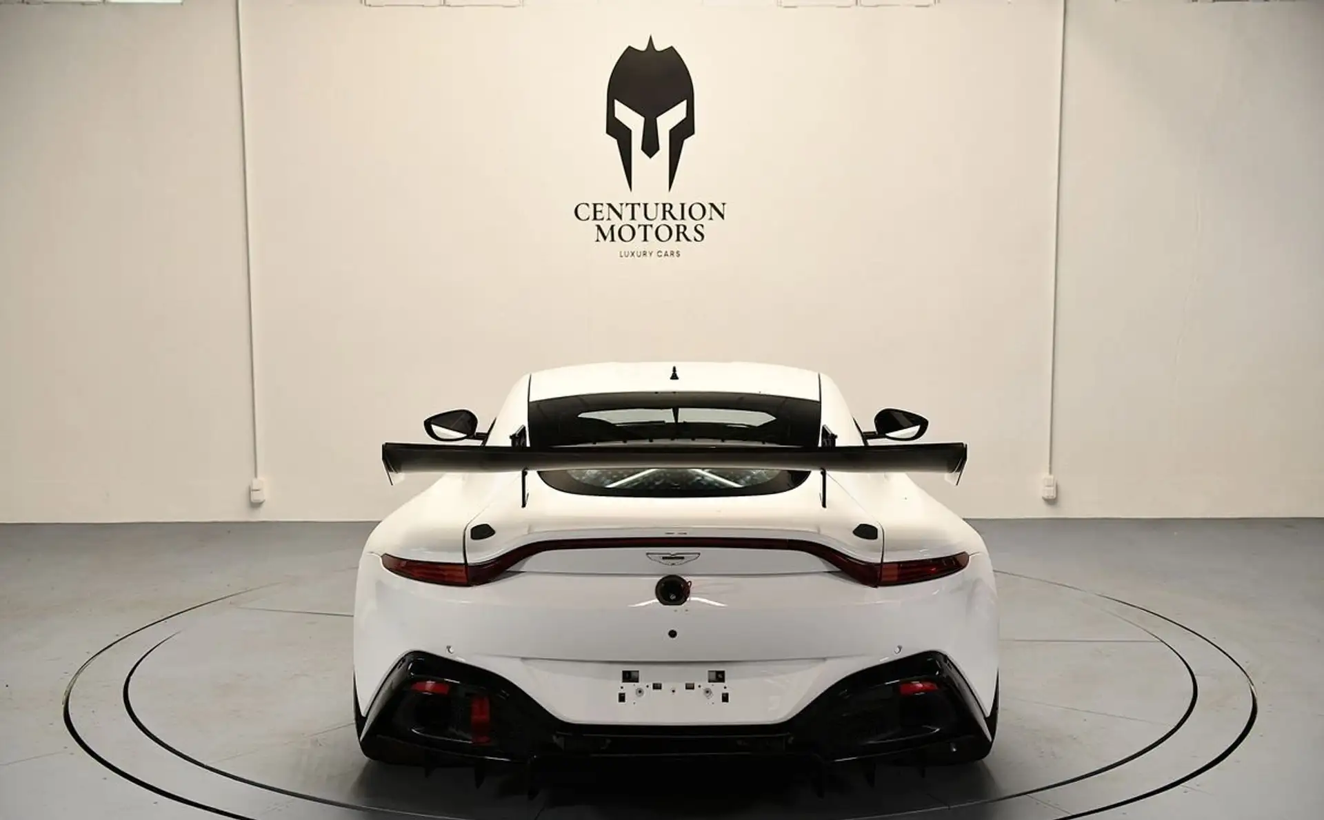 애스턴마틴 밴티지 V8 Coupe 2022 흰색 사진 5