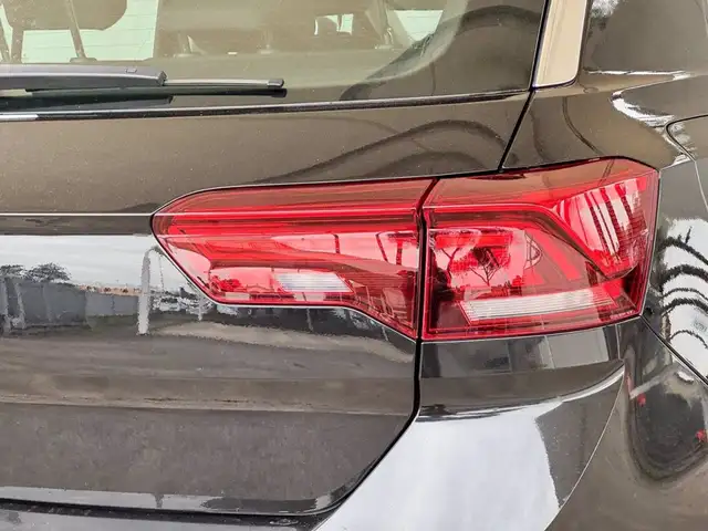 Volkswagen T-Roc view 18