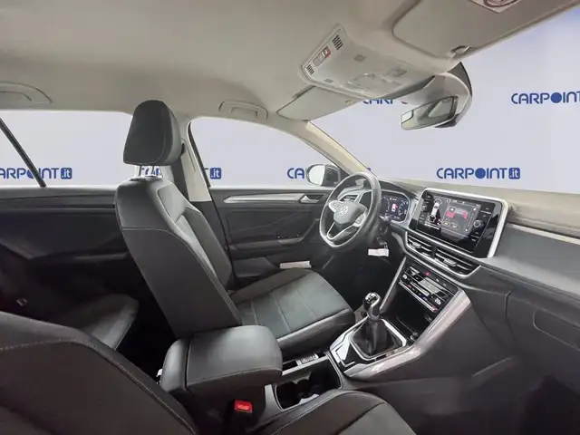 Volkswagen T-Roc view 8