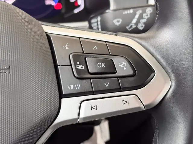Volkswagen T-Roc view 23
