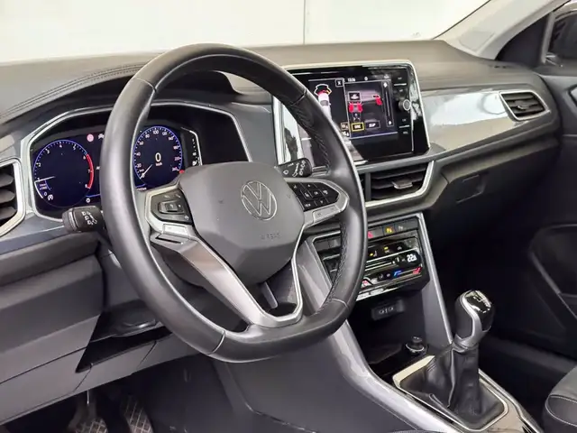 Volkswagen T-Roc view 20