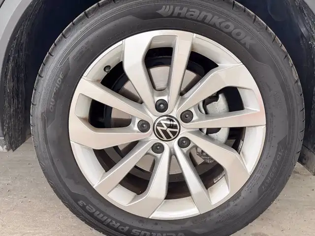 Volkswagen T-Roc view 16