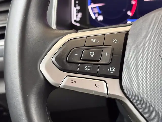 Volkswagen T-Roc view 22