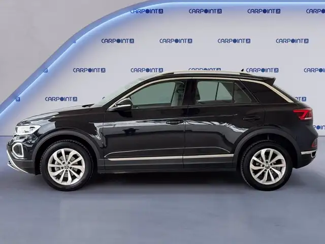 Volkswagen T-Roc view 5