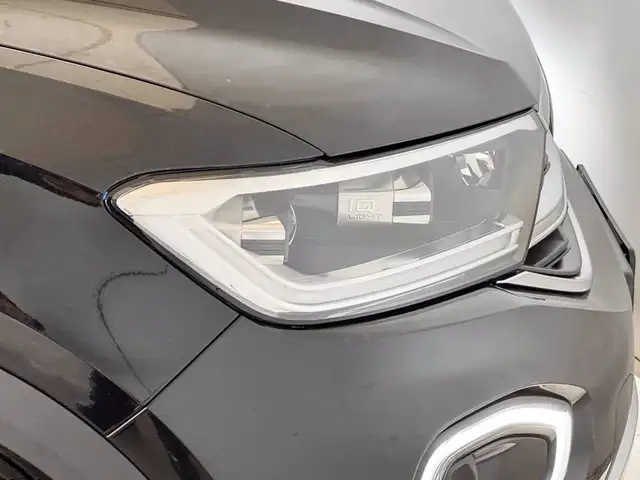 Volkswagen T-Roc view 15
