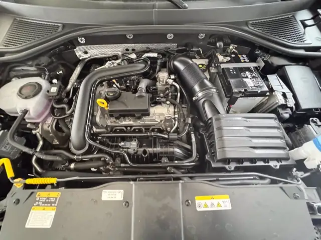 Volkswagen T-Roc view 14