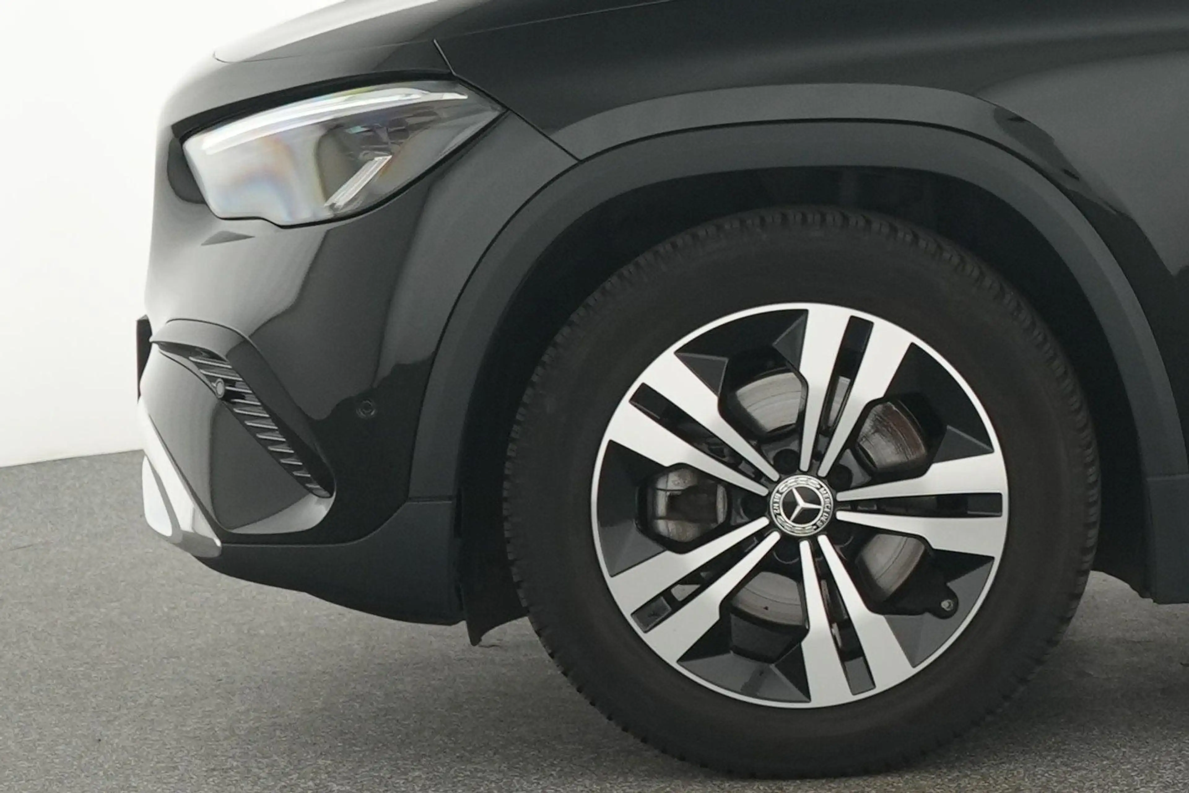 Mercedes-Benz GLA 180 Business Line — photo 5