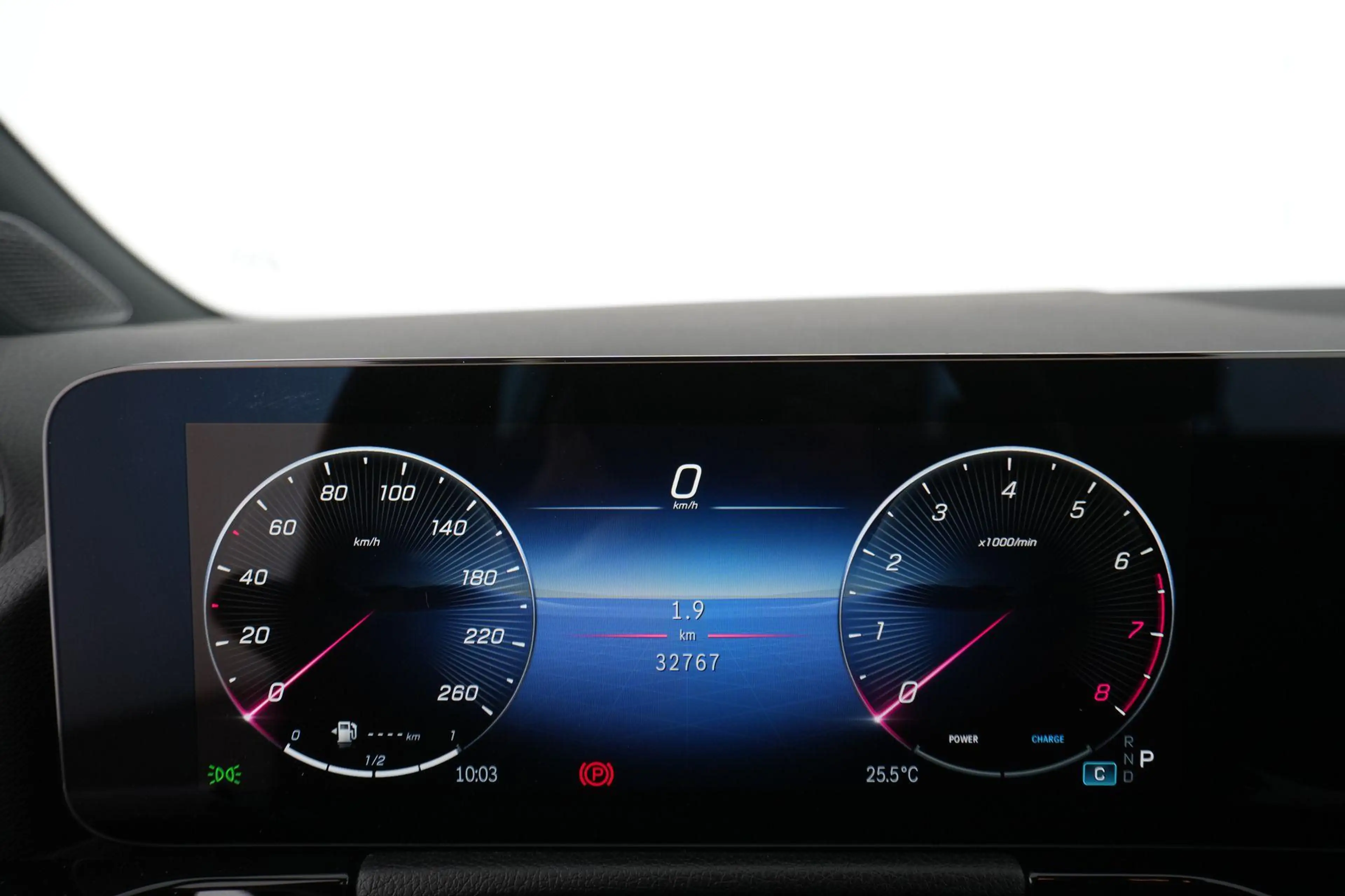 Mercedes-Benz GLA 180 Business Line — photo 14
