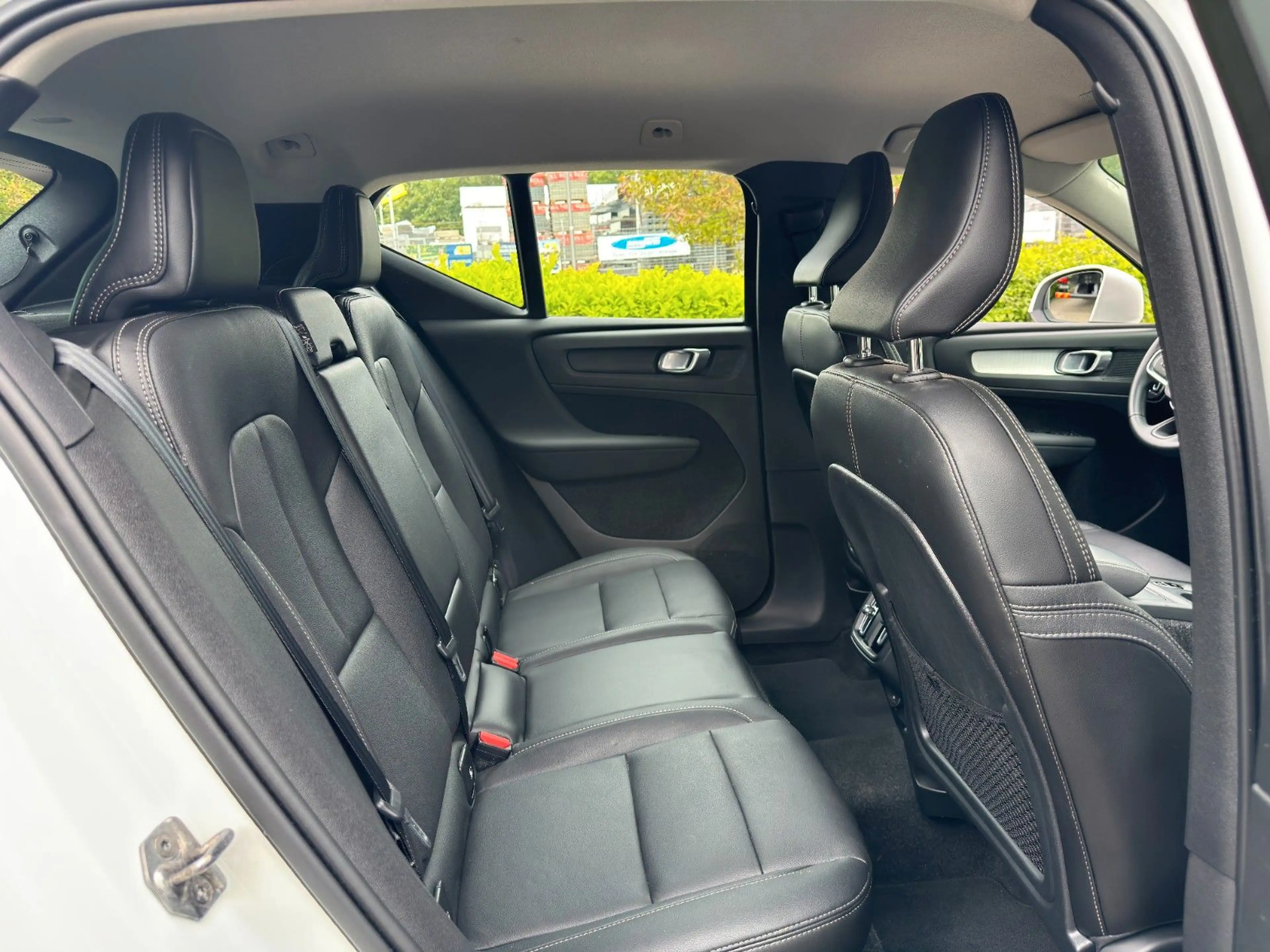 Volvo XC40 Momentum 2WD Garantie *Leder* Navi*CarPlay — photo 15