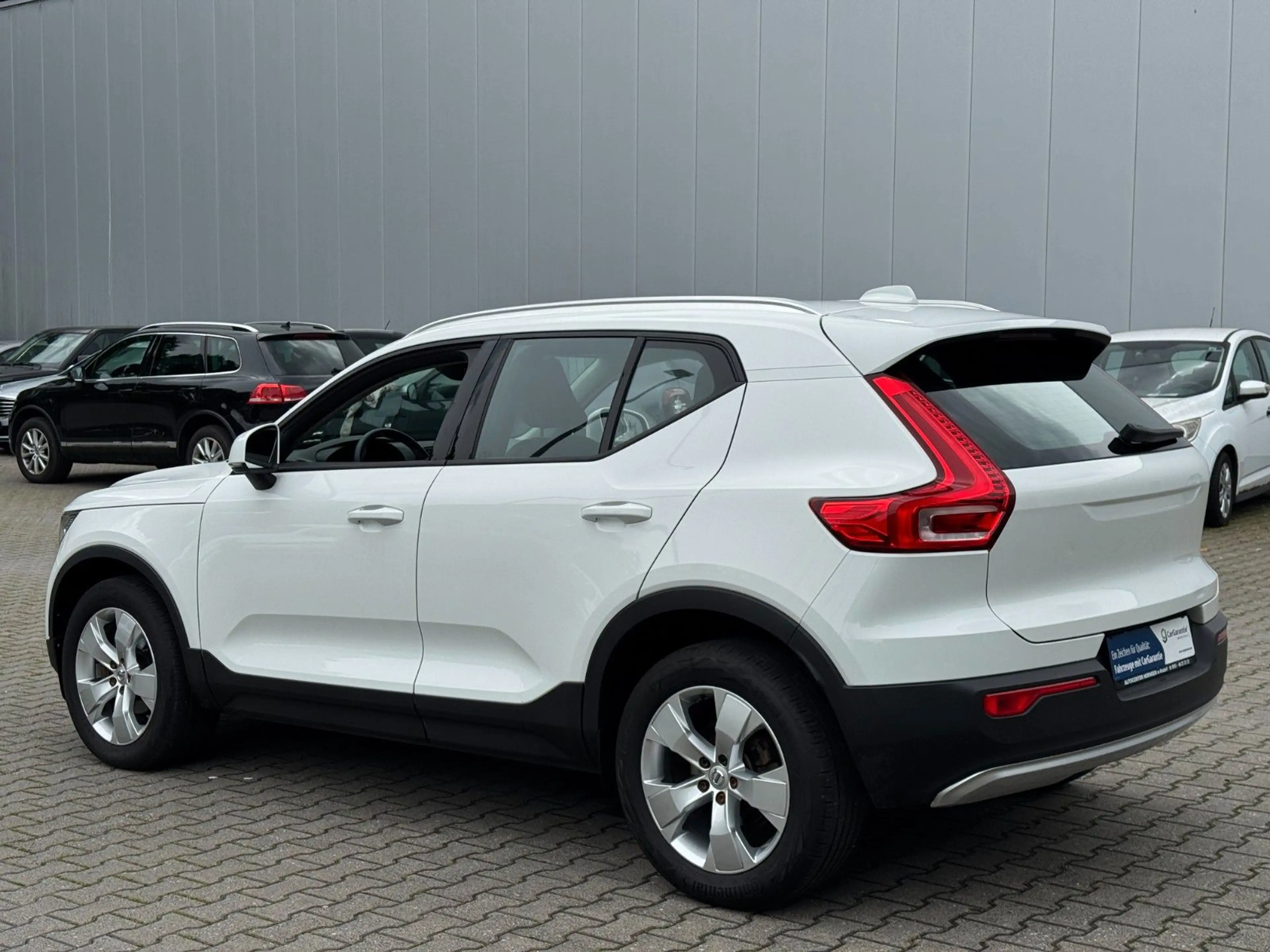 Volvo XC40 Momentum 2WD Garantie *Leder* Navi*CarPlay — photo 13