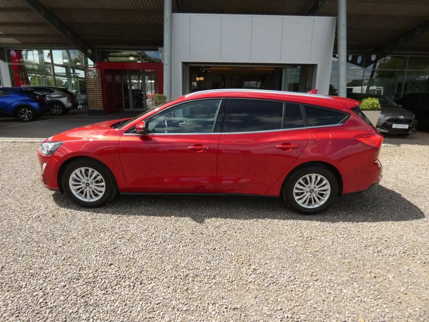 Ford Focus Turnier 1.5 EcoBoost Start-Stopp-System Aut. TITAN Rosso - 2