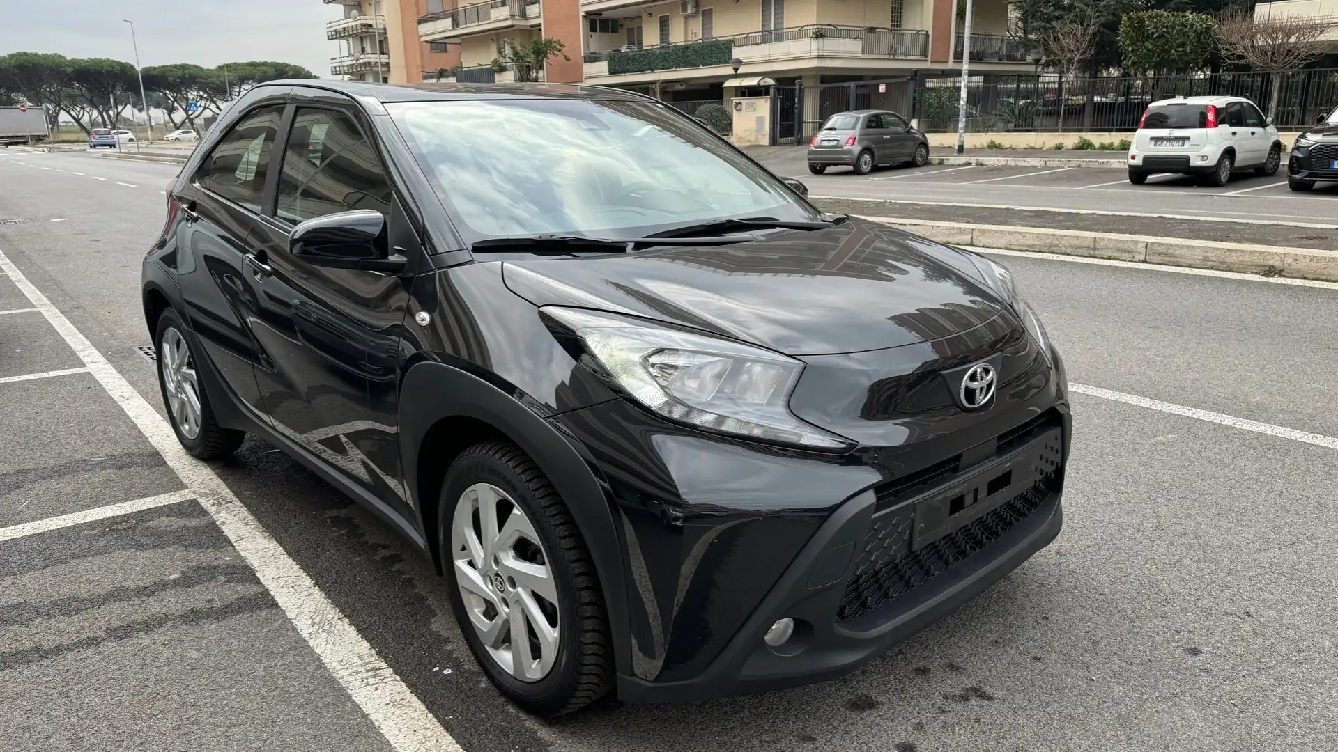 Toyota Aygo X 1.0 VVT-i 72 CV 5 porte Limited S-CVT X PLAY CAR Fekete - 2